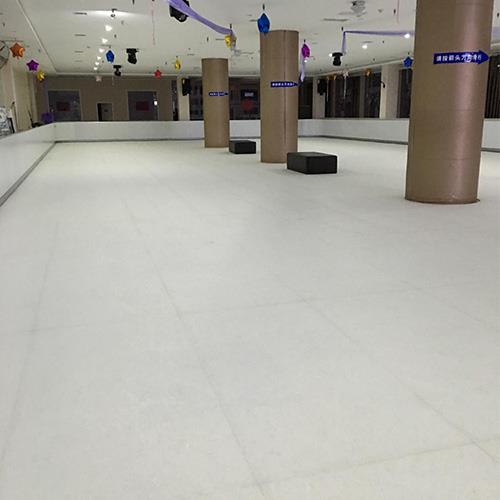 ลานสเก็ตน้ำแข็งสังเคราะห์